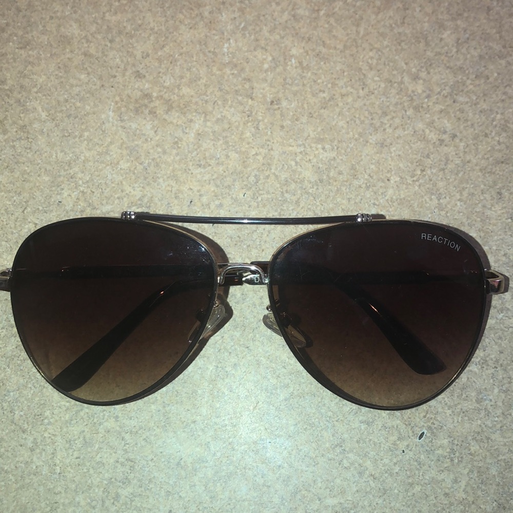 Kenneth Cole Reaction sunglasses